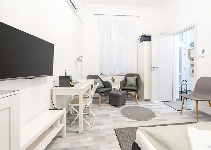 Tisza Studio Retreat